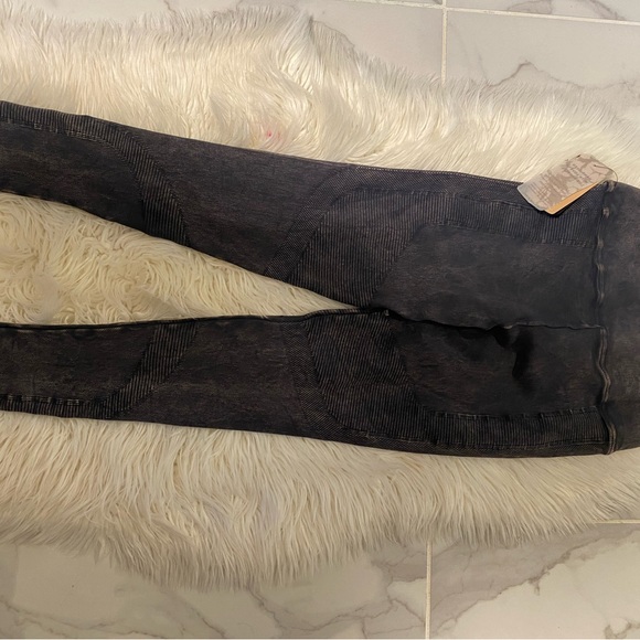 Nux One By One Legging MW size small NWT - Picture 4 of 5